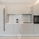 Ginevra 3 *